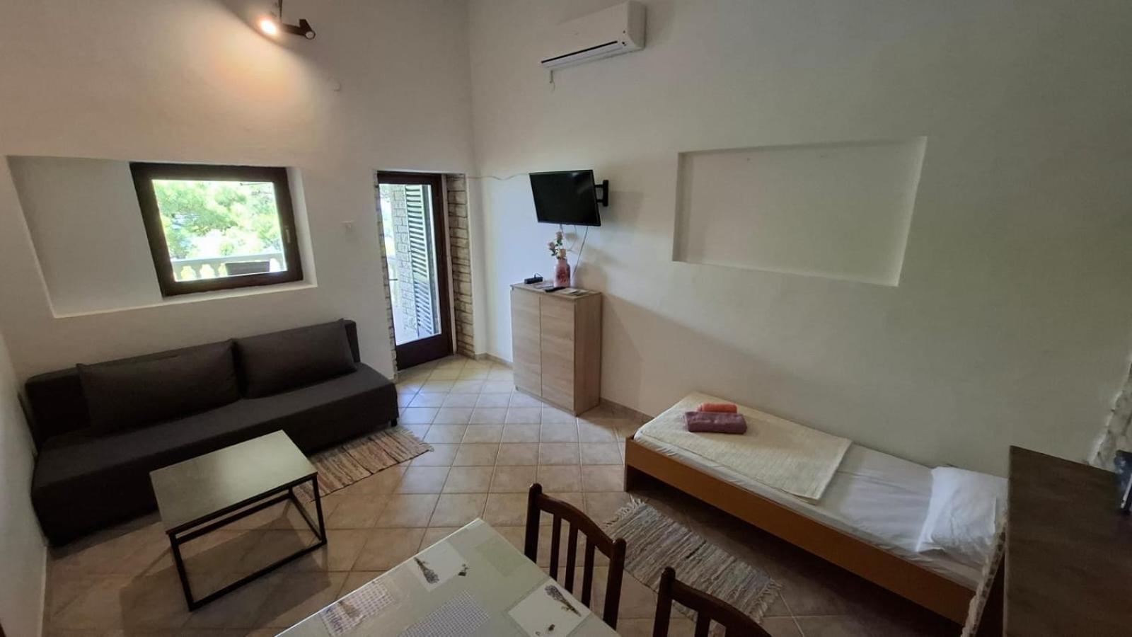 Apartman Karin Donji Karin Exterior foto